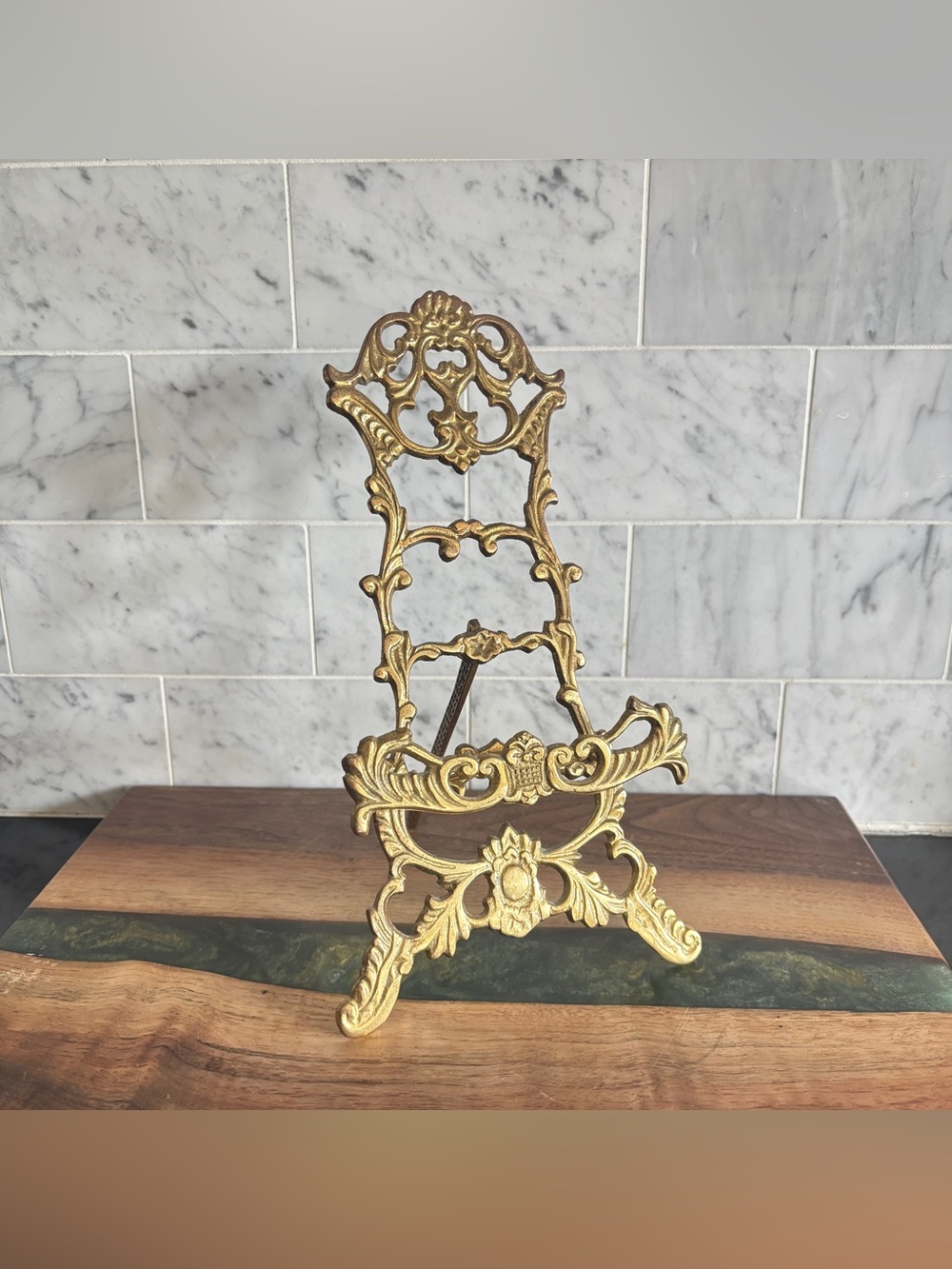 Vintage Ornate Victorian Style 9.25” Brass Easel Display Stand